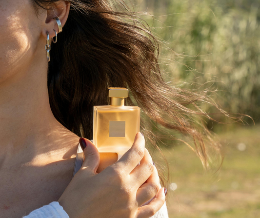 DIY Hair Perfume: A Natural Alternative for a Healthier Hair Routine